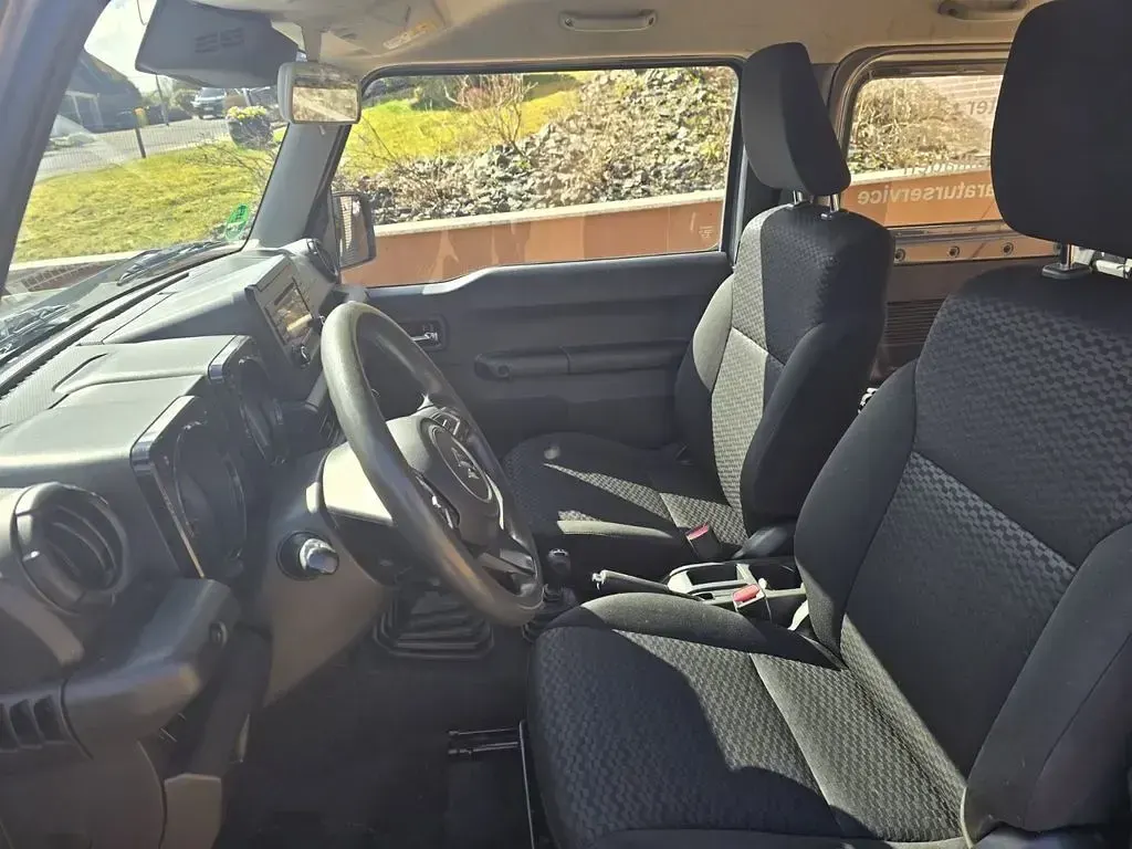Gebraucht Suzuki Jimny Comfort 102 PS (75 kW) 2018 Grau SUV