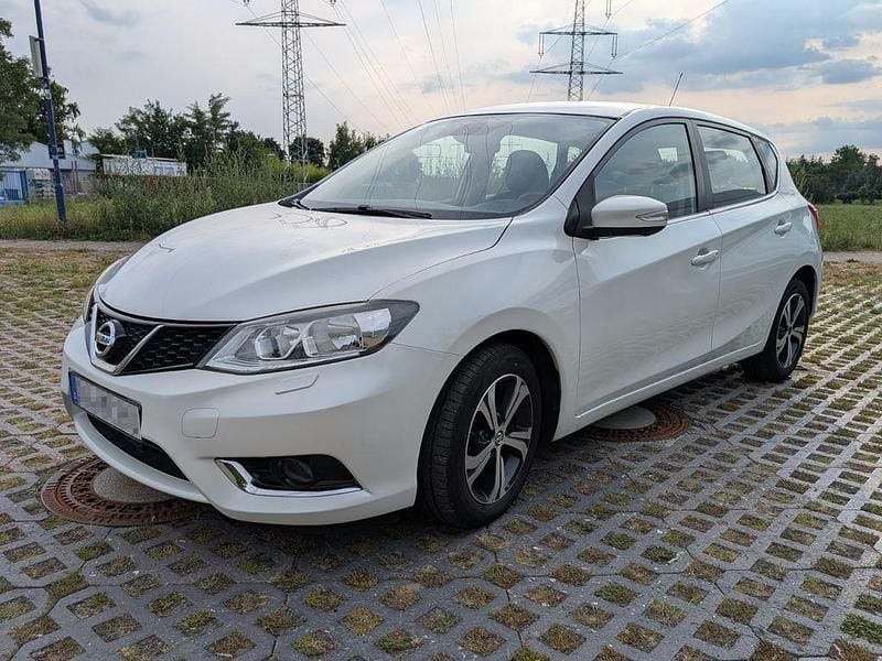 Weiß Gebraucht 2015 Nissan Pulsar 360º Limousine | 6.399 € (Fairer Preis) - Bild 1/4