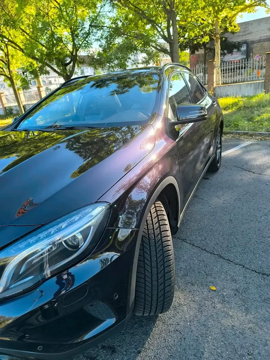 Gebraucht Mercedes GLA220 Edition 170 PS (125 kW) 2015 Violet SUV