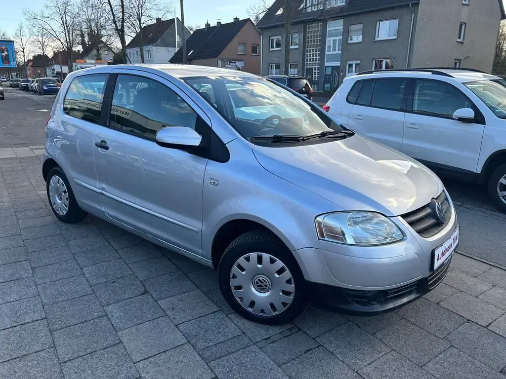Używany VW Fox Refresh 69 KM (50 kW) 2009 Srebrny Hatchback