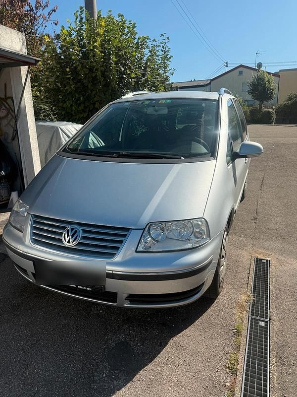 Silber Gebraucht 2004 VW Sharan Van / Kleinbus | 2.500 € (Superpreis) - Bild 1/4