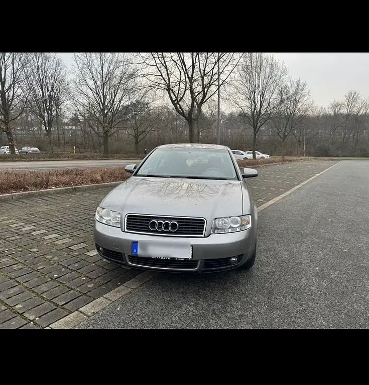 Gebraucht Audi A4 131 PS (96 kW) 2003 Silber Limousine