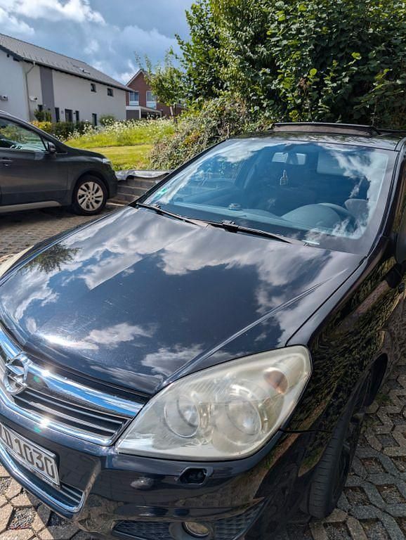 Schwarz Gebraucht 2008 Opel Astra Sport Limousine | 2.500 € (Fairer Preis) - Bild 1/4