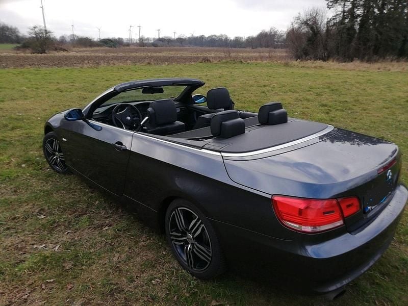 Gebraucht BMW 320 Cabriolet Performance 170 PS (125 kW) 2010 Grau Cabrio