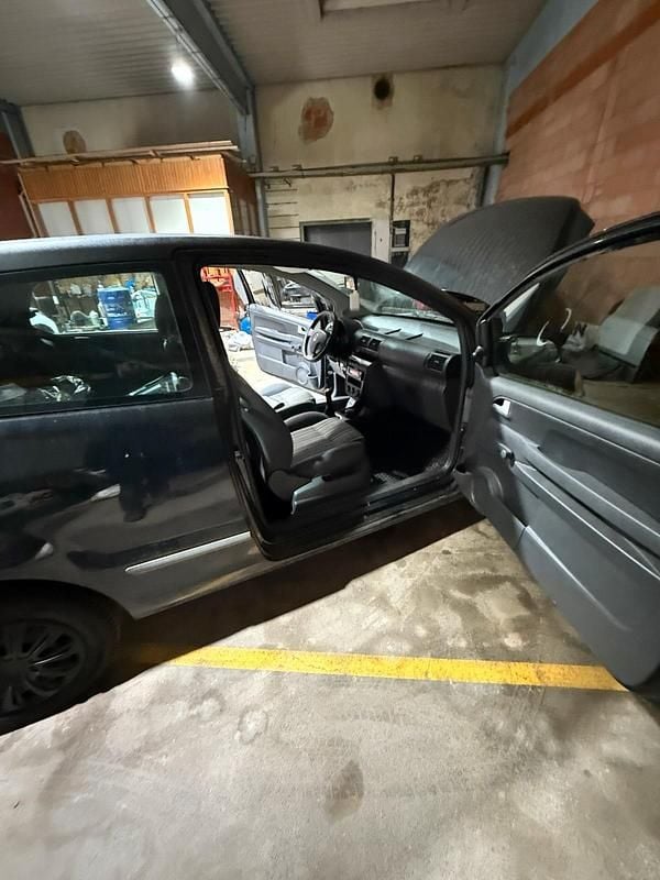 Gebraucht VW Fox 54 PS (39 kW) 2008 Schwarz Kleinwagen