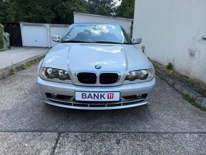 Grau Gebraucht 2002 BMW 318 Cabriolet Cabrio | 4.999 € (Fairer Preis) - Bild 1/4