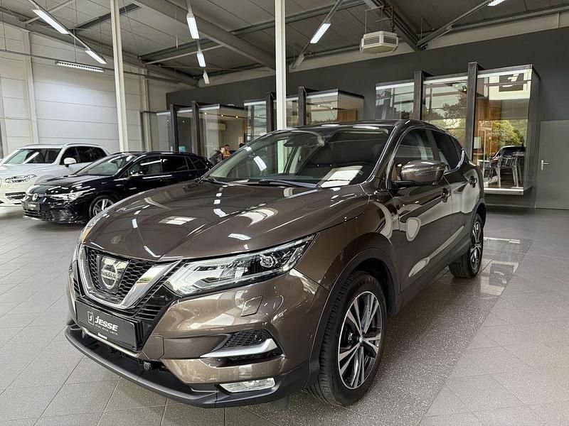 Braun Gebraucht 2018 Nissan Qashqai 360º SUV | 15.490 € (Guter Preis) - Bild 1/4