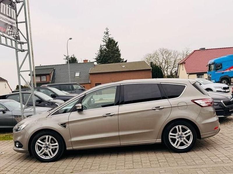 Gebraucht Ford S-MAX Titanium 241 PS (177 kW) 2016 Silber Van / Kleinbus