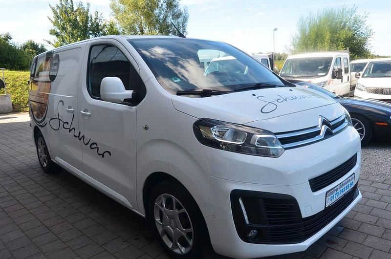 Weiß Gebraucht 2017 Citroën Jumpy Profi Van / Kleinbus | 8.500 € (Fairer Preis) - Bild 1/4