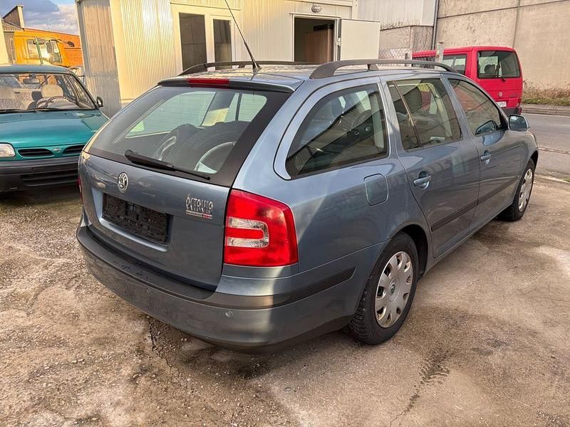 Gebraucht Skoda Octavia 160 PS (117 kW) 2008 Blau Kombi