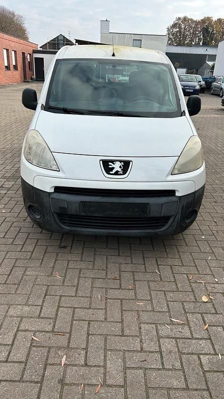 Weiß Gebraucht 2010 Peugeot Partner Van | 2.500 € (Guter Preis) - Bild 1/4