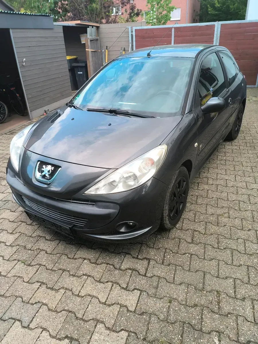 Gebraucht Peugeot 206+ 68 PS (50 kW) 2012 Kleinwagen