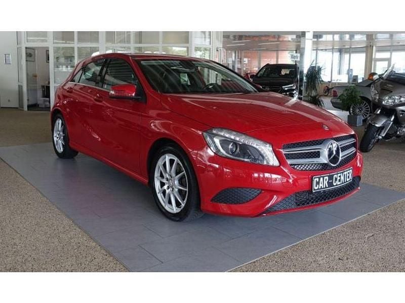 Rot Gebraucht 2013 Mercedes A180 Limousine | 11.450 € (Guter Preis) - Bild 1/3