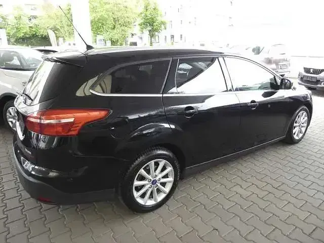 Gebraucht Ford Focus Titanium 120 PS (88 kW) 2015 Schwarz Kombi