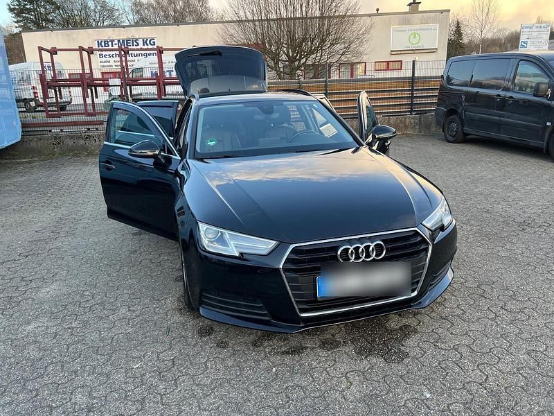 Schwarz Gebraucht 2018 Audi A4 Kombi | 15.900 € (Guter Preis) - Bild 1/4
