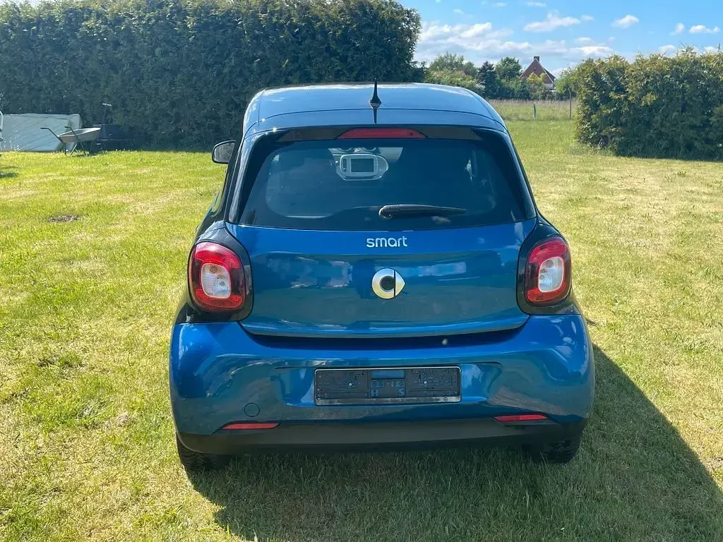 Używany Smart ForFour 90 KM (66 kW) 2015 Niebieski Hatchback