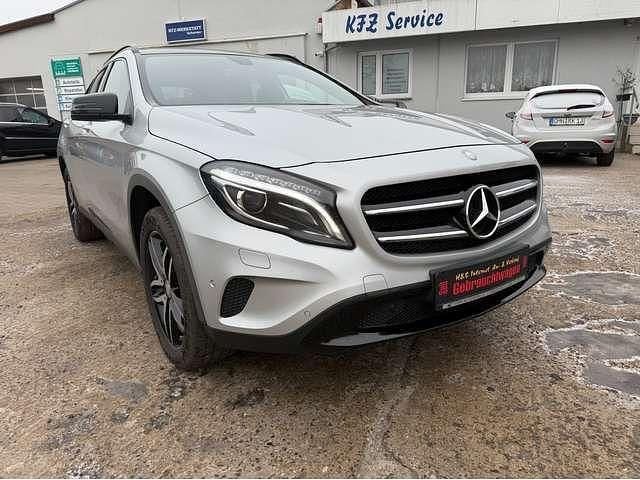 Gebraucht Mercedes GLA220 170 PS (125 kW) 2016 Polarsilber  metalliclack SUV