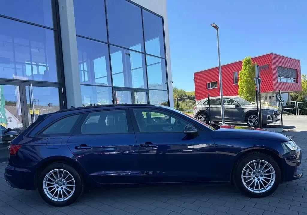 Gebraucht Audi A4 Sport 204 PS (150 kW) 2023 Blau Kombi