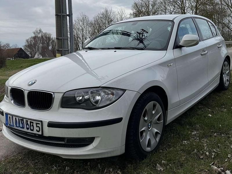 Gebraucht BMW 116 122 PS (89 kW) 2010 Weiß Kleinwagen