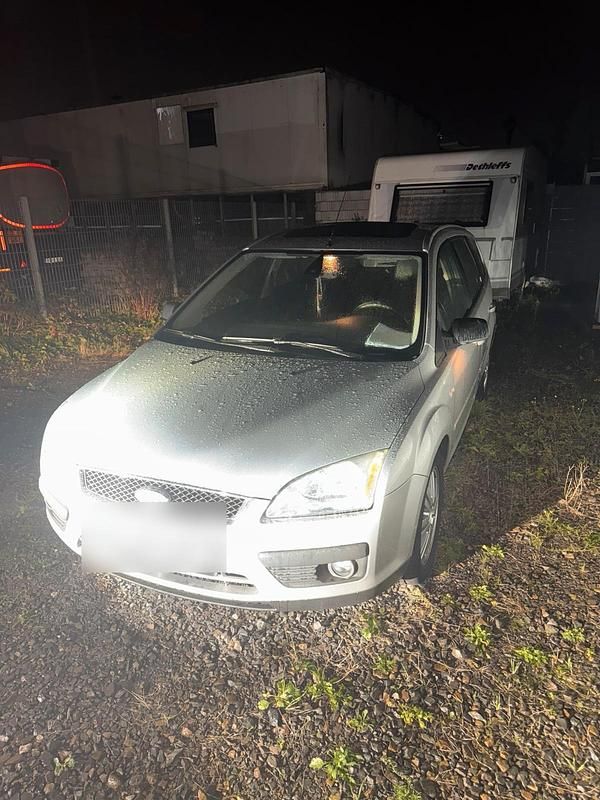 Silber Gebraucht 2005 Ford Focus Kombi | 1.185 € (Guter Preis) - Bild 1/4