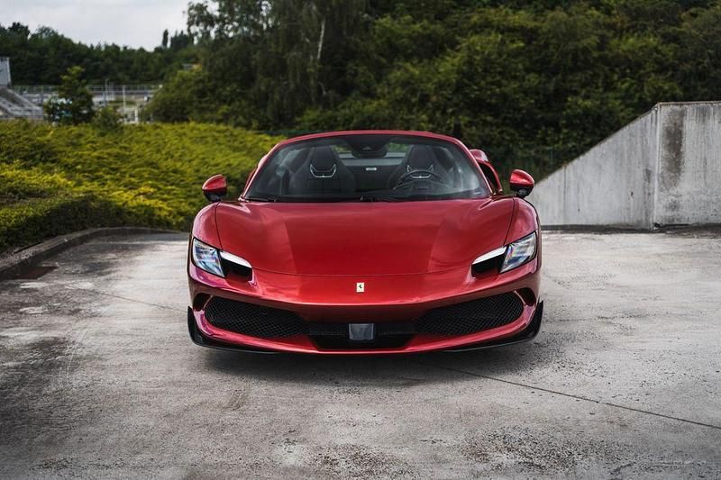 Gebraucht Ferrari 296 829 PS (609 kW) 2024 Rot Cabrio