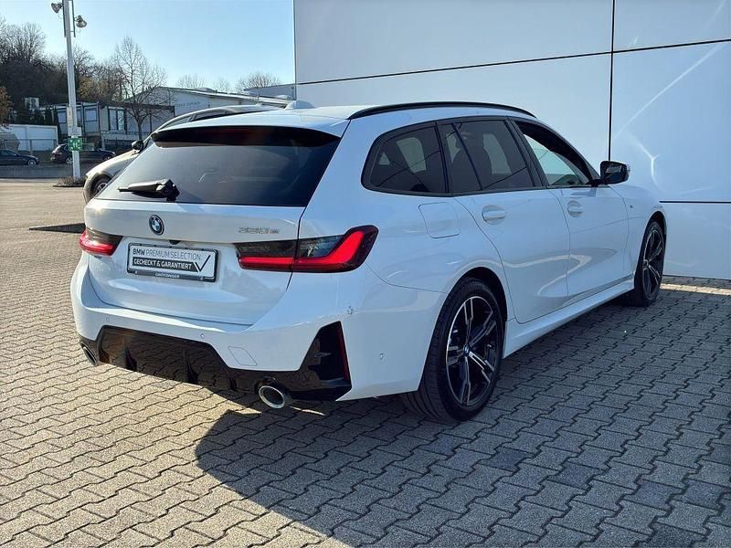 Gebraucht BMW 330e M Sport 292 PS (214 kW) 2025 Weiss Kombi