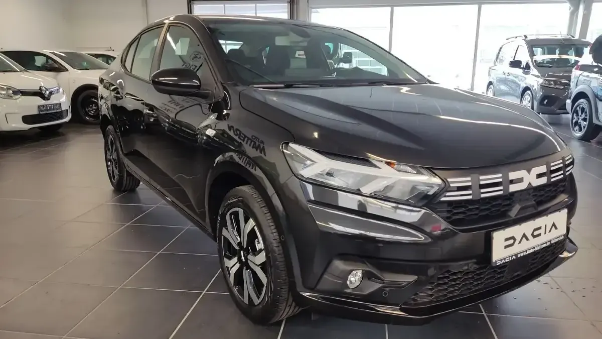 Gebraucht Dacia Logan 122 PS (89 kW) 2024 Schwarz perlmuttschwarzmetallic Limousine