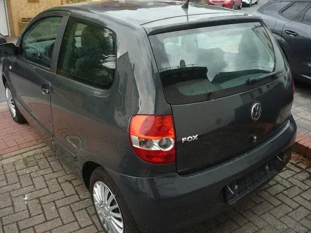 Gebraucht VW Fox 55 PS (40 kW) 2009 Grau Kleinwagen