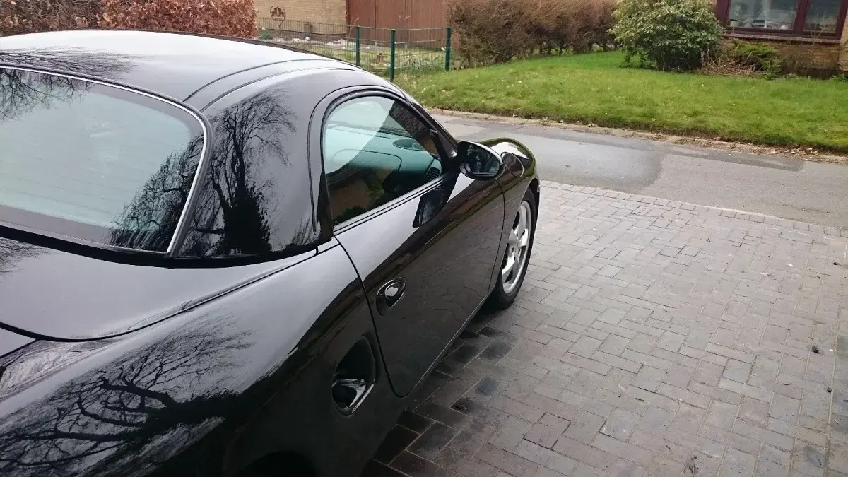 Begagnad Porsche Boxster 220 HK (161 kW) 2002 Svart Cab