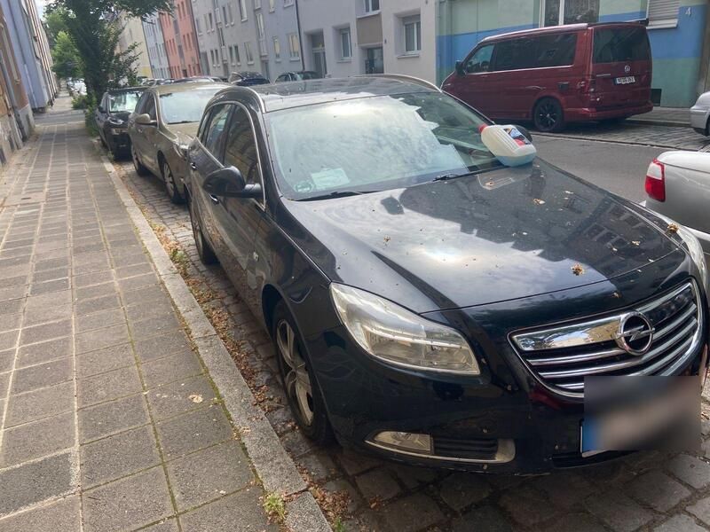 Schwarz Gebraucht 2012 Opel Insignia Kombi | 2.650 € (Guter Preis) - Bild 1/4
