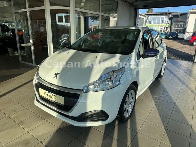 Gebraucht Peugeot 208 68 PS (50 kW) 2018 Weiß Kleinwagen