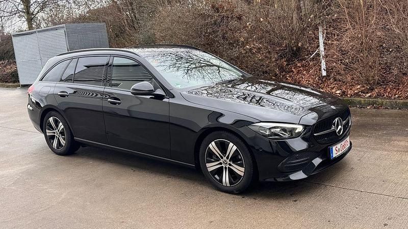 Gebraucht Mercedes C220 197 PS (144 kW) 2023 Schwarz Kombi