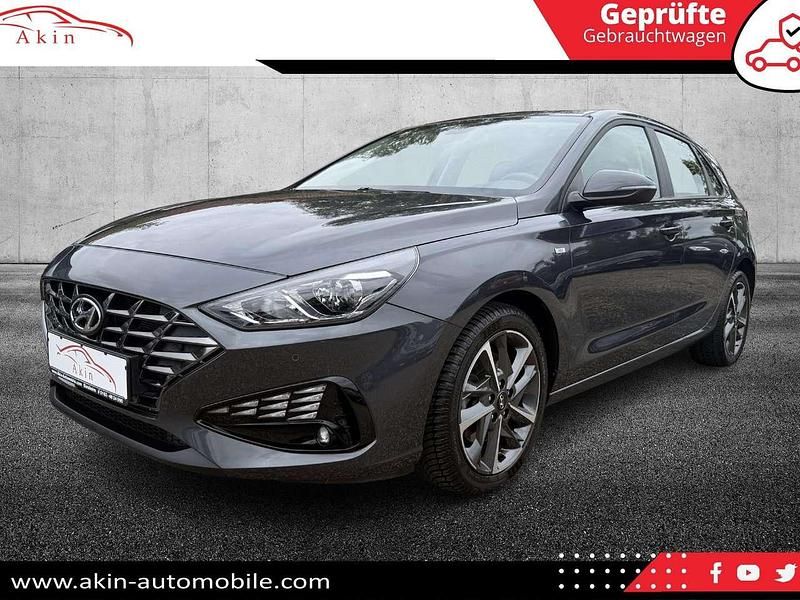 Gebraucht Hyundai i30 120 PS (88 kW) 2023 Grau Kleinwagen