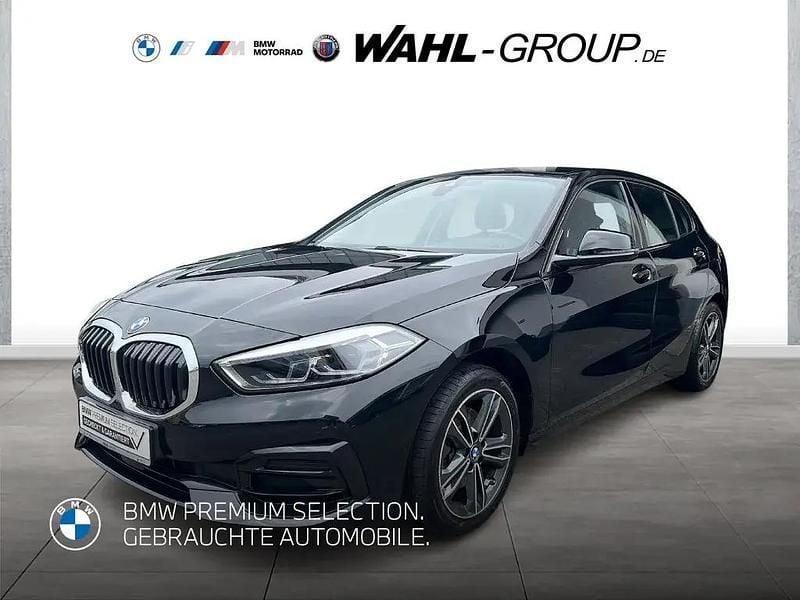 Schwarz Gebraucht 2022 BMW 118 Sport Line Kleinwagen | 20.890 € (Fairer Preis) - Bild 1/4