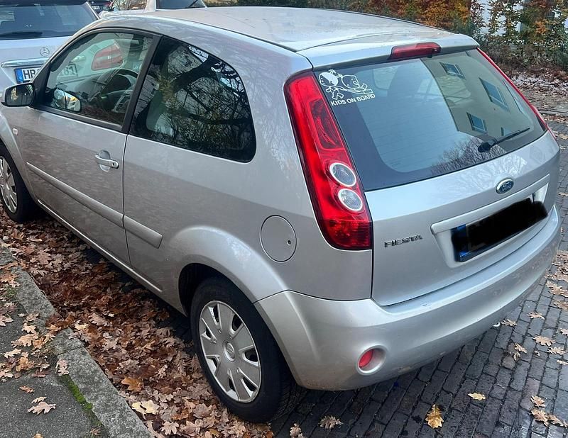 Silber Gebraucht 2008 Ford Fiesta Limousine | 1.350 € (Guter Preis) - Bild 1/4