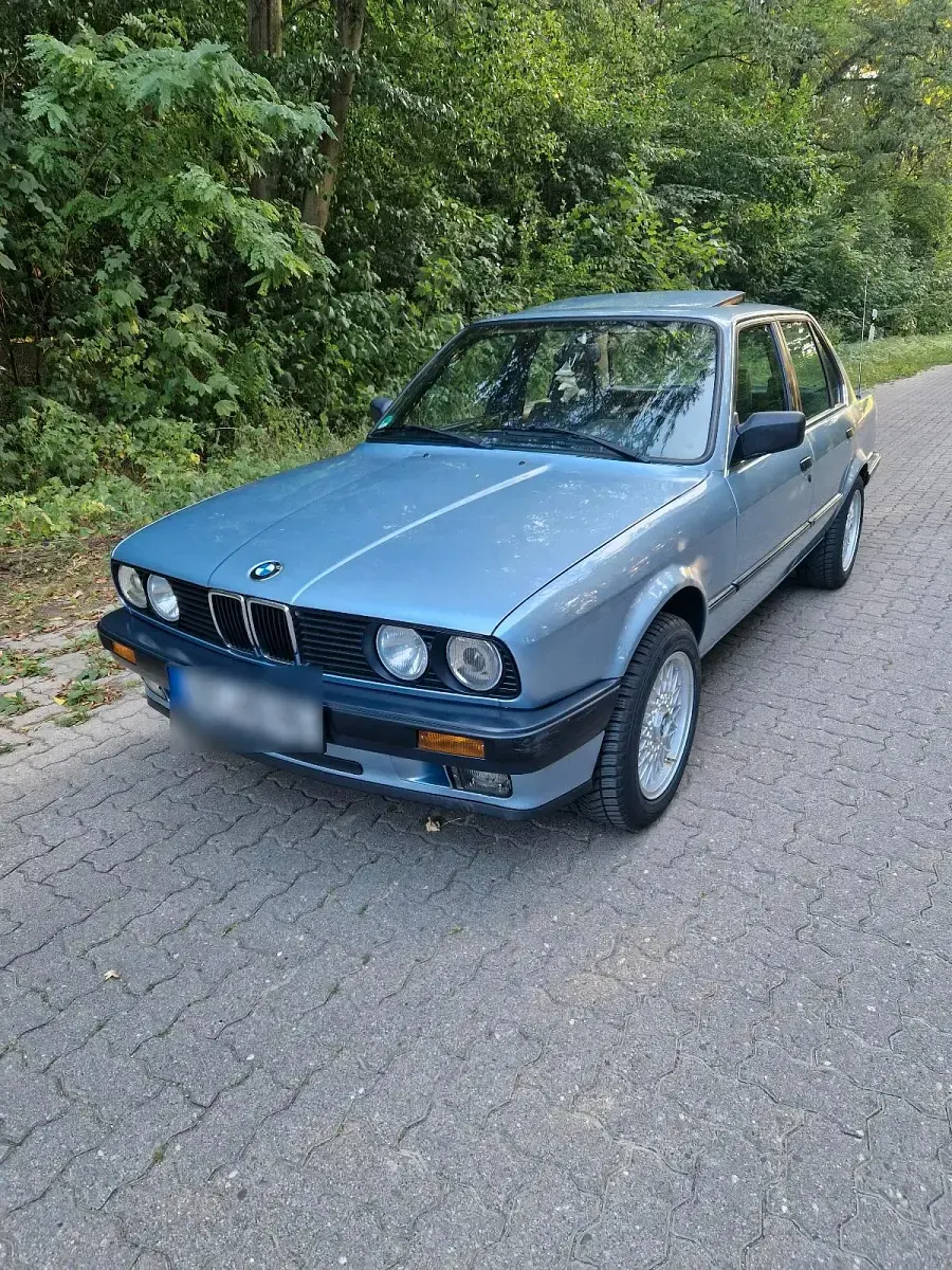 Gebraucht BMW 316 99 PS (72 kW) 1991 Blau Limousine