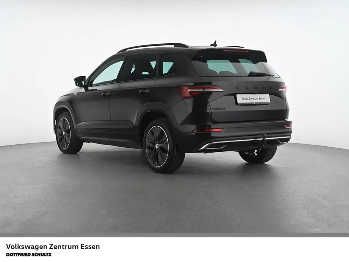 Gebraucht Skoda Karoq SportLine 150 PS (110 kW) 2023 Schwarz SUV