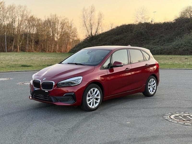 Gebraucht BMW 225 Active Tourer iPerformance 224 PS (164 kW) 2020 Rot Van / Kleinbus