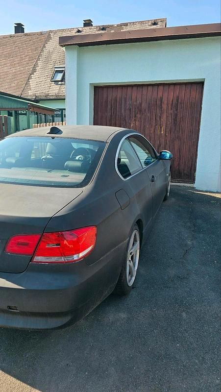 Second-hand BMW 325 218 CP (160 kW) 2006 Negru Coupe