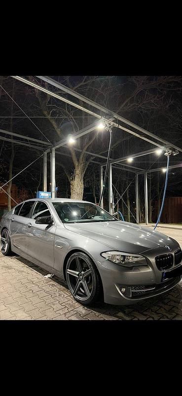 Gebraucht BMW 528 258 PS (189 kW) 2010 Grau Limousine