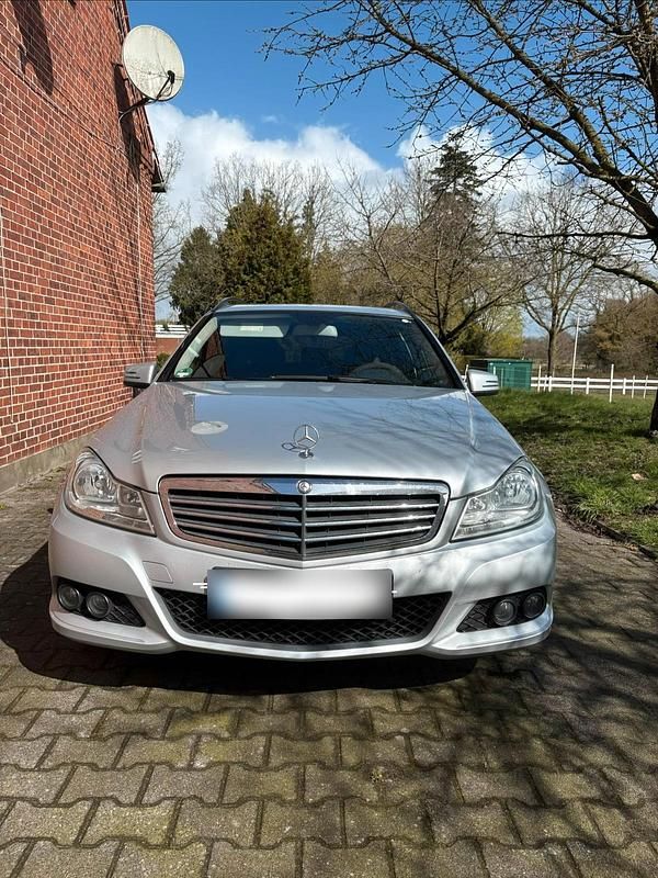 Gebraucht Mercedes C200 136 PS (100 kW) 2011 Silber Kombi