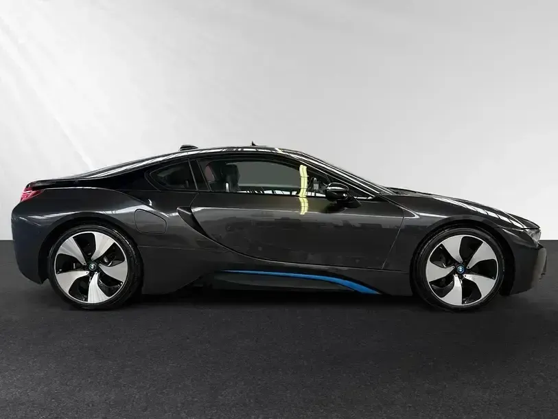 Gebraucht BMW i8 362 PS (266 kW) 2015 Sophistograu brillianteffekt mit akzent bmw i blau Coupé