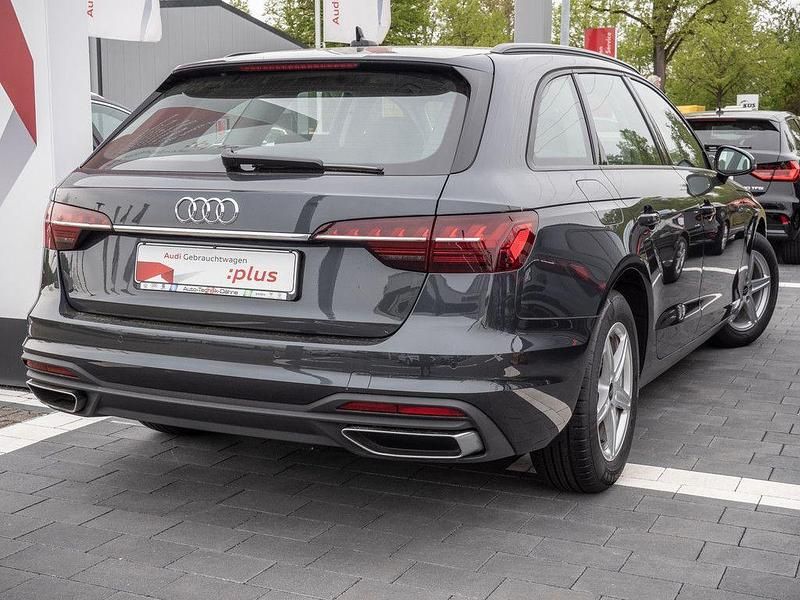Gebraucht Audi A4 Basis 163 PS (119 kW) 2023 Grau Kombi