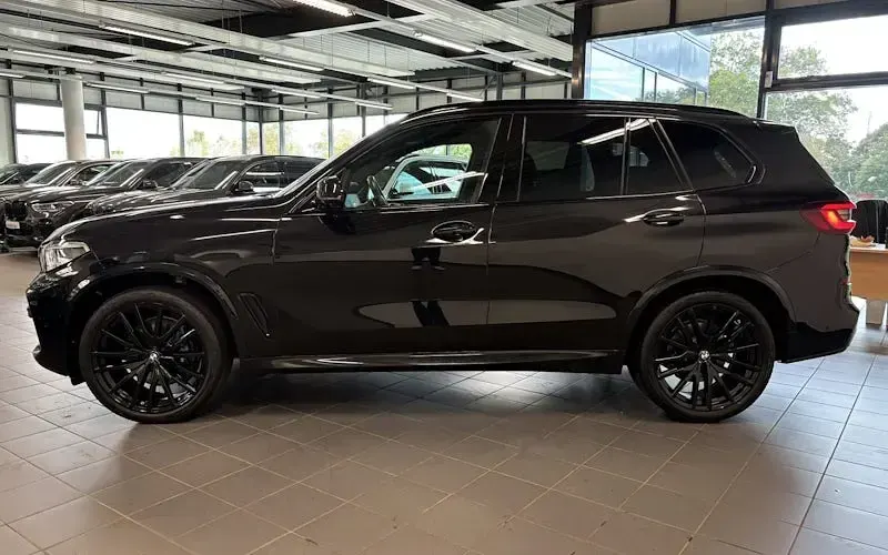 Gebraucht BMW X5 M Sport 298 PS (219 kW) 2023 Schwarz SUV
