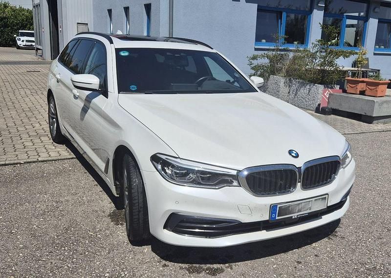 Weiß Gebraucht 2018 BMW 540 Sport Line Kombi | 32.400 € (Fairer Preis) - Bild 1/4