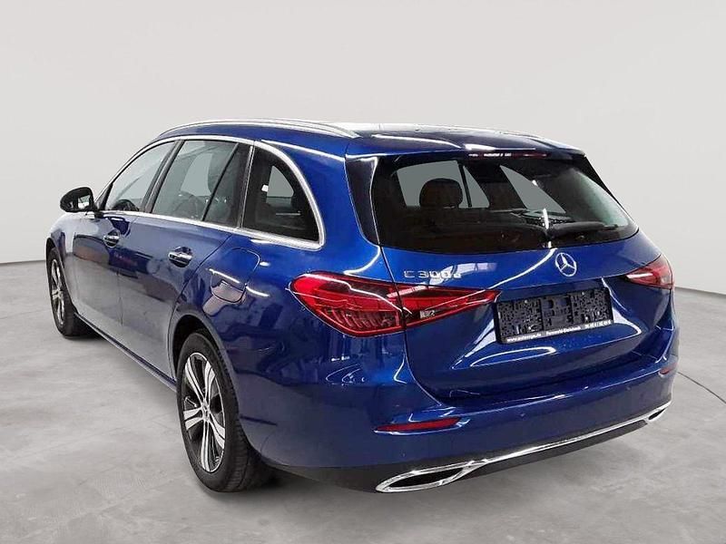 Gebraucht Mercedes C300e Avantgarde 204 PS (150 kW) 2023 Spektralblau metallic Kombi