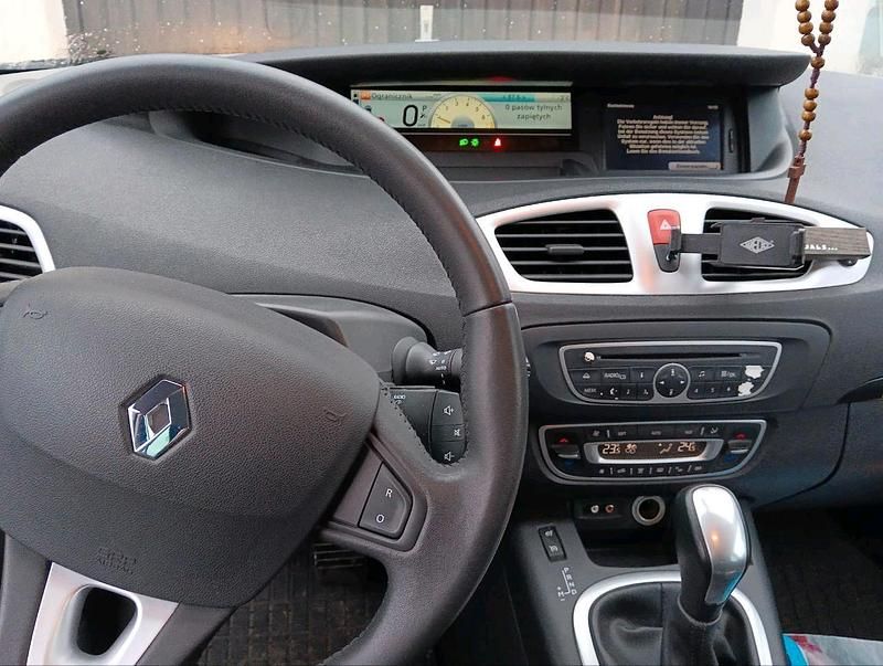 Schwarz Gebraucht 2010 Renault Scénic Van / Kleinbus | 5.500 € (Fairer Preis) - Bild 1/4