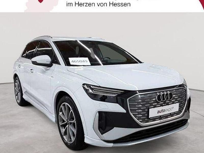 Gletscherweiss metallic Gebraucht 2022 Audi Q4 e-tron Ambiente SUV | 31.690 € (Fairer Preis) - Bild 1/4