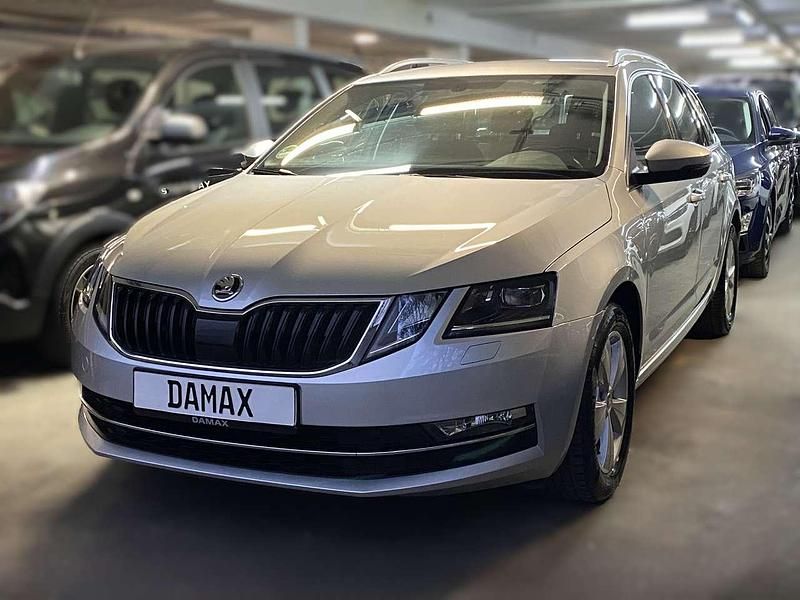 Brilliantsilber metallic Gebraucht 2019 Skoda Octavia Style Kombi | 17.790 € (Guter Preis) - Bild 1/4