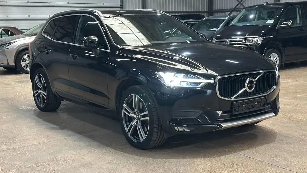 Gebraucht Volvo XC60 Momentum 190 PS (139 kW) 2019 Schwarz SUV